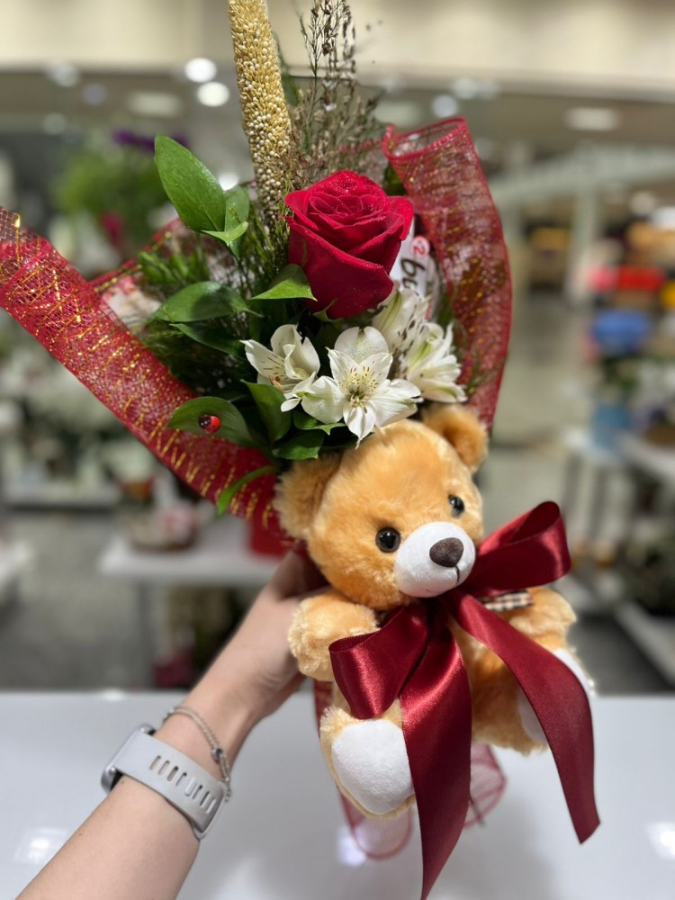 Rosa em Tela com Urso e Chocolate 